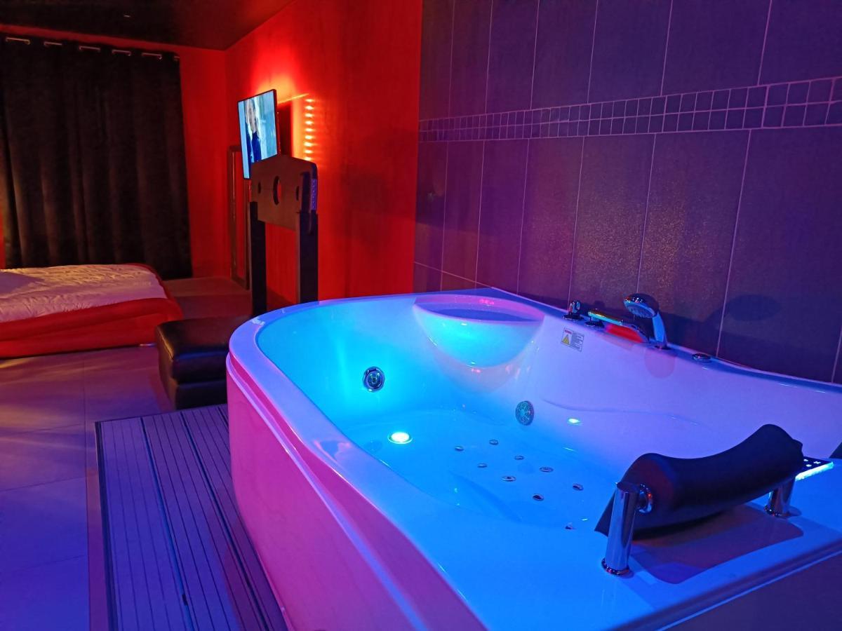 Appartement Balneo Et Sauna Prives The Red Room Mauguio Kültér fotó