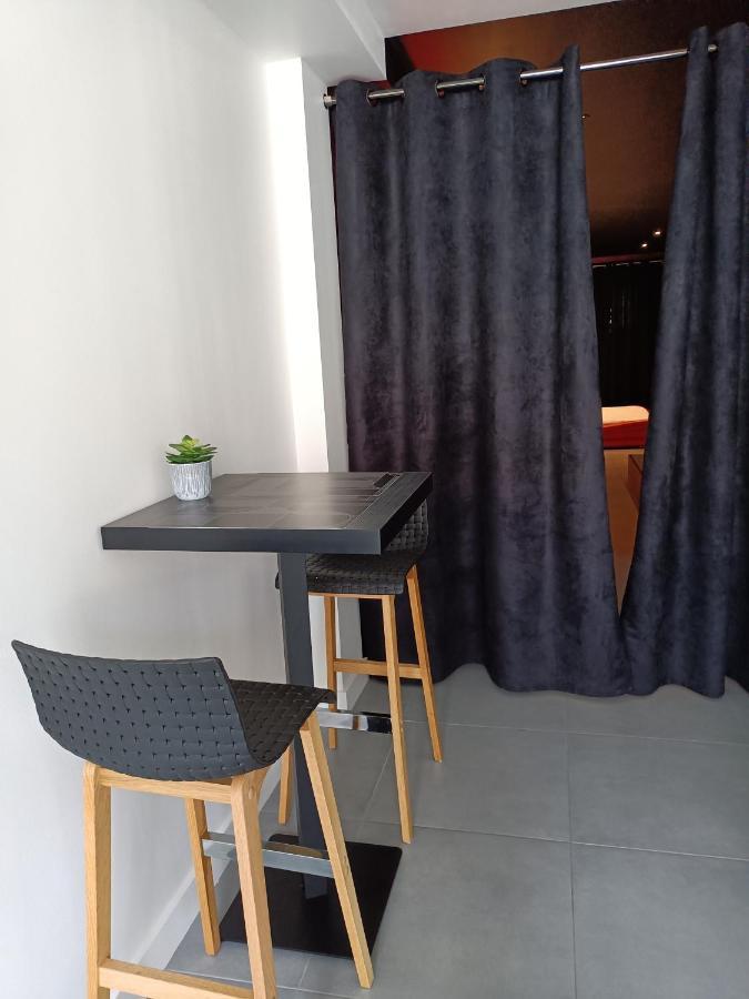 Appartement Balneo Et Sauna Prives The Red Room Mauguio Kültér fotó
